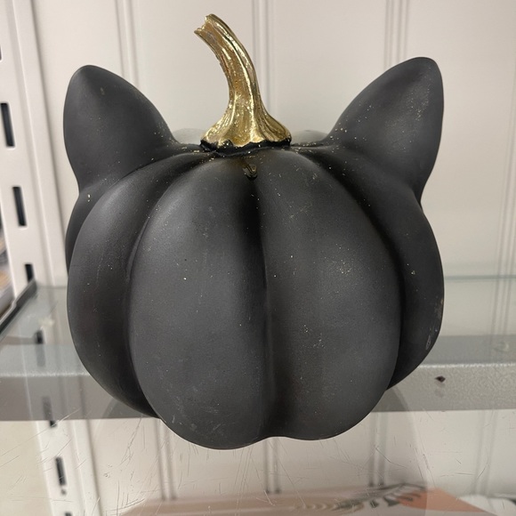 NEW FALL PUMPKIN Halloween Sleepy Raccoon Woodland Creature Resin with gold stem - Picture 3 of 4